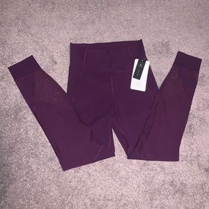 Lululemon women’s brand new plum leggings